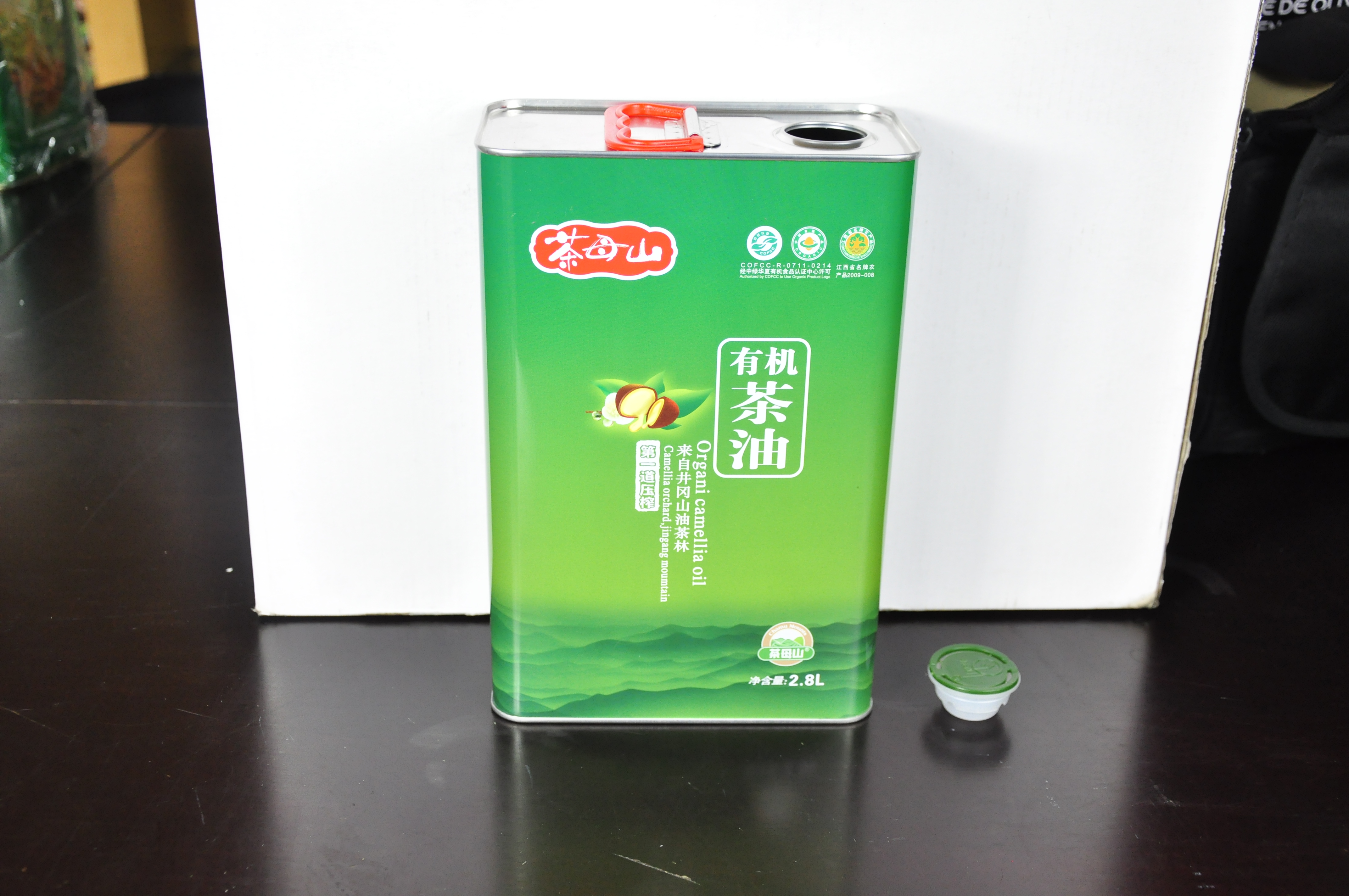 2.8升茶母山茶油鐵桶 有機(jī)茶油鐵罐包裝